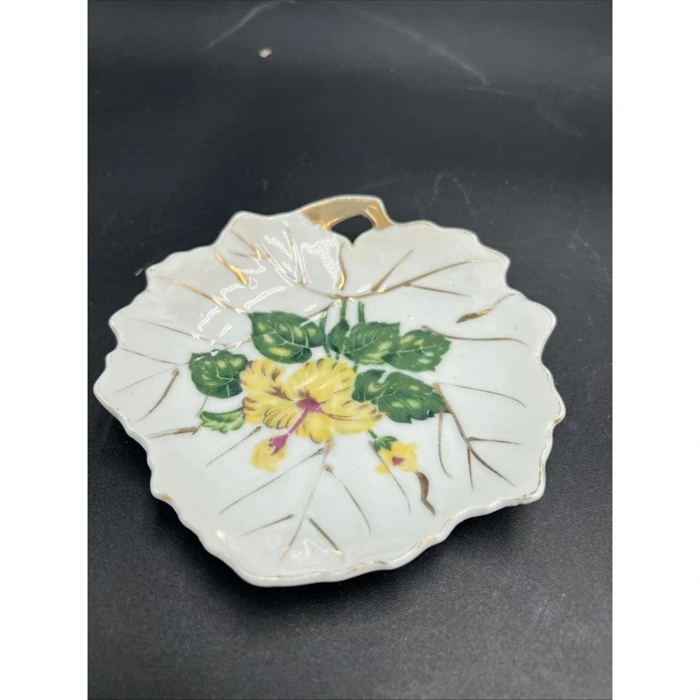 Vintage Nasco Painted Leaf Trinket Dish- Made in Japan 4 1/2